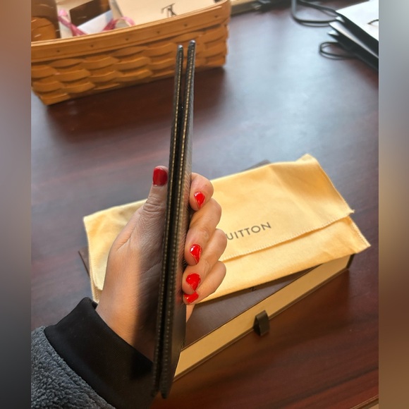 FULL INCLUSION - Authentic Louis Vuitton Black Epi Leather Pocket Agenda Cover - Picture 6 of 14